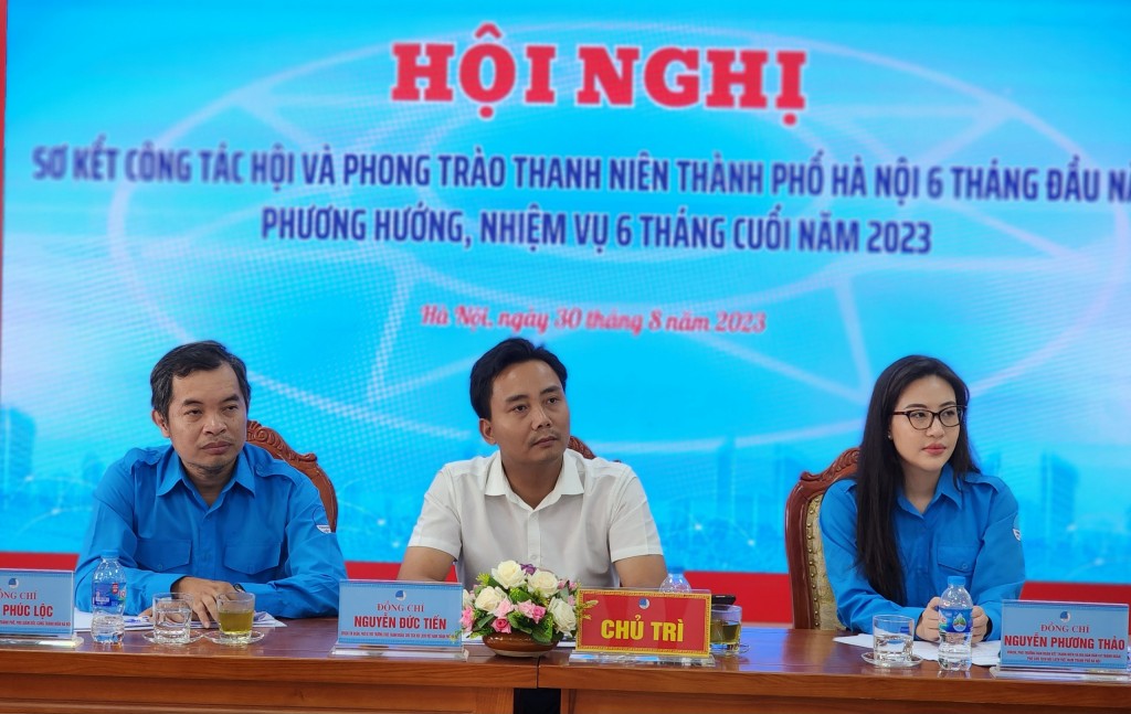 Đồng chí Nguyễn Đức Tiến, chủ trì Hội nghị