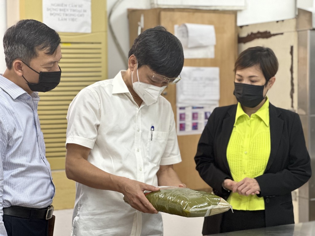 kiểm tra các cơ sở bánh trung thu tại Hà Nội