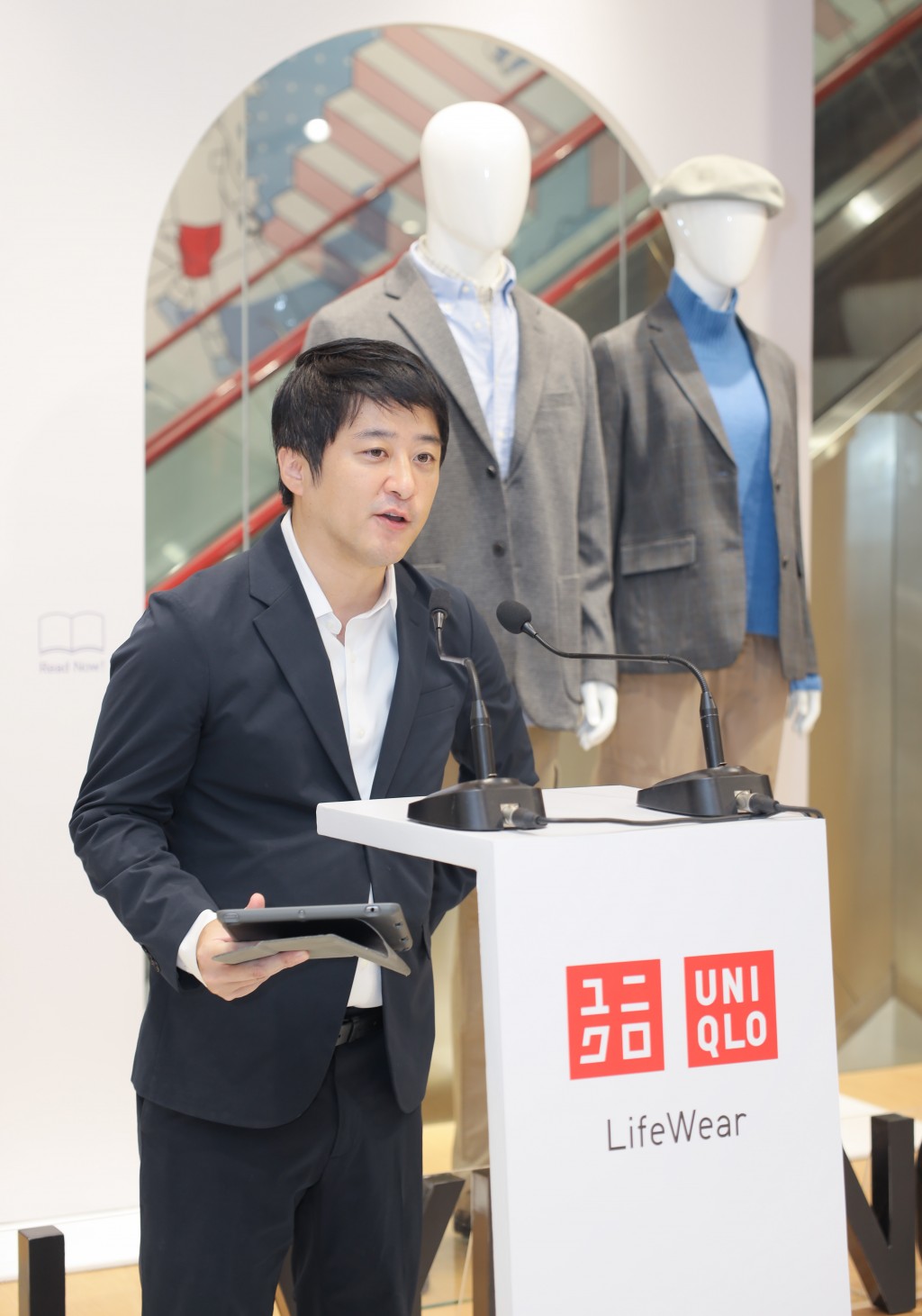 Ông Hideki Nishida, Tổng Giám Đốc UNIQLO Việt Nam Phát Biểu Tại Sự Kiện-1