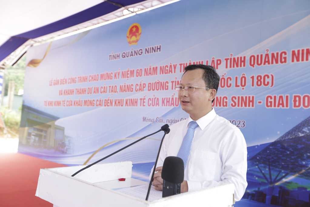 Đồng chí Cao Tường Huy, Quyền Chủ tịch UBND tỉnh, phát biểu tại buổi lễ.