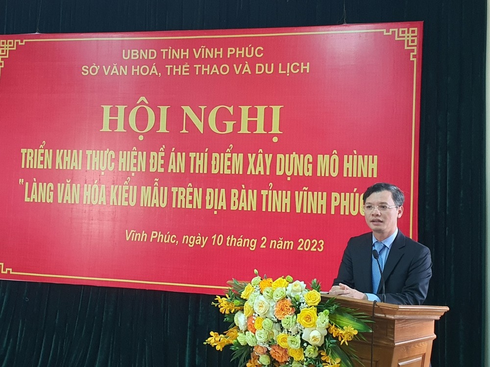 Ông Bùi Hồng Đô - Giám đốc Sở Văn hóa, Thể thao và Du lịch tỉnh Vĩnh Phúc phát biểu chương trình