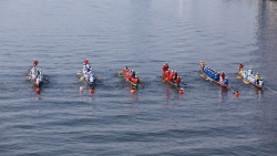 Đà Nẵng: Sôi động giải đua thuyền truyền thống trên sông Hàn