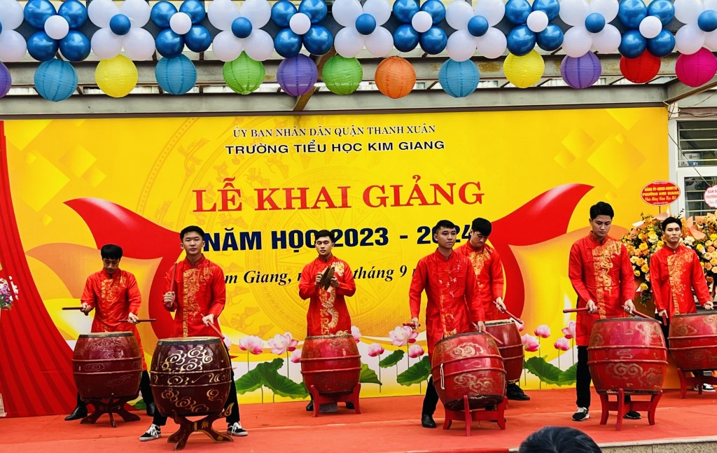 Các tiết mục văn nghệ tại lễ khai giảng của trường Tiểu học Kim Giang