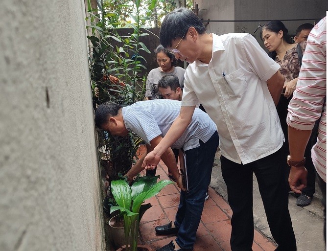 Lãnh đạo Sở Y tế kiểm tra tại Tổ dân phố Yên Phúc, phường Biên Giang. Lãnh đạo Sở Y tế kiểm tra tại Tổ dân phố Yên Phúc, phường Biên Giang.