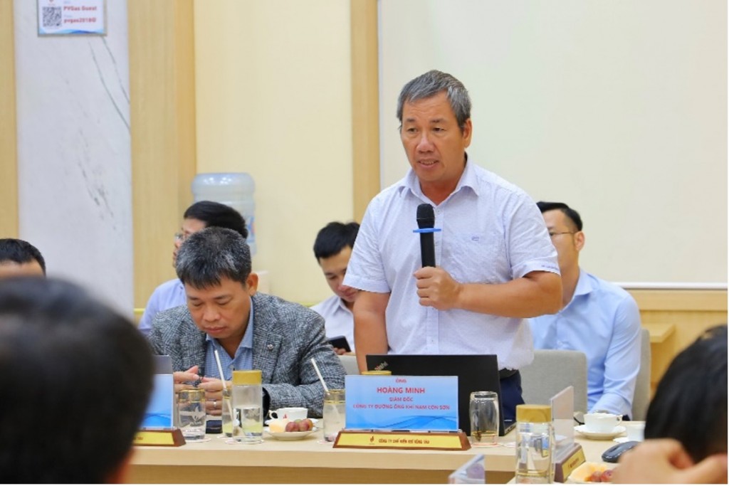 Ông Hoàng Minh – Giám đốc Công ty Đường ống khí Nam Côn Sơn đóng góp ý kiến tại cuộc họp.