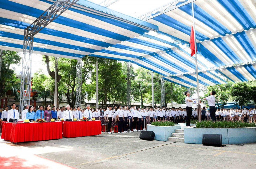 Bình Dương: Hân hoan khai giảng năm học mới