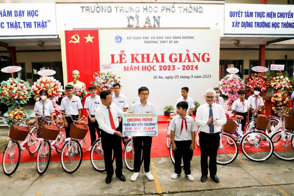 Bình Dương: Hân hoan khai giảng năm học mới