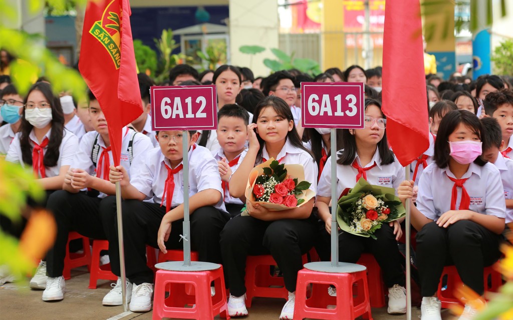 Các em học sinh lớp 6 luôn nhận nhiều sự quan tâm, chăm sóc đầy yêu thương của gia đình, nhà trường, xã hội - Ảnh: VGP/Minh Khôi