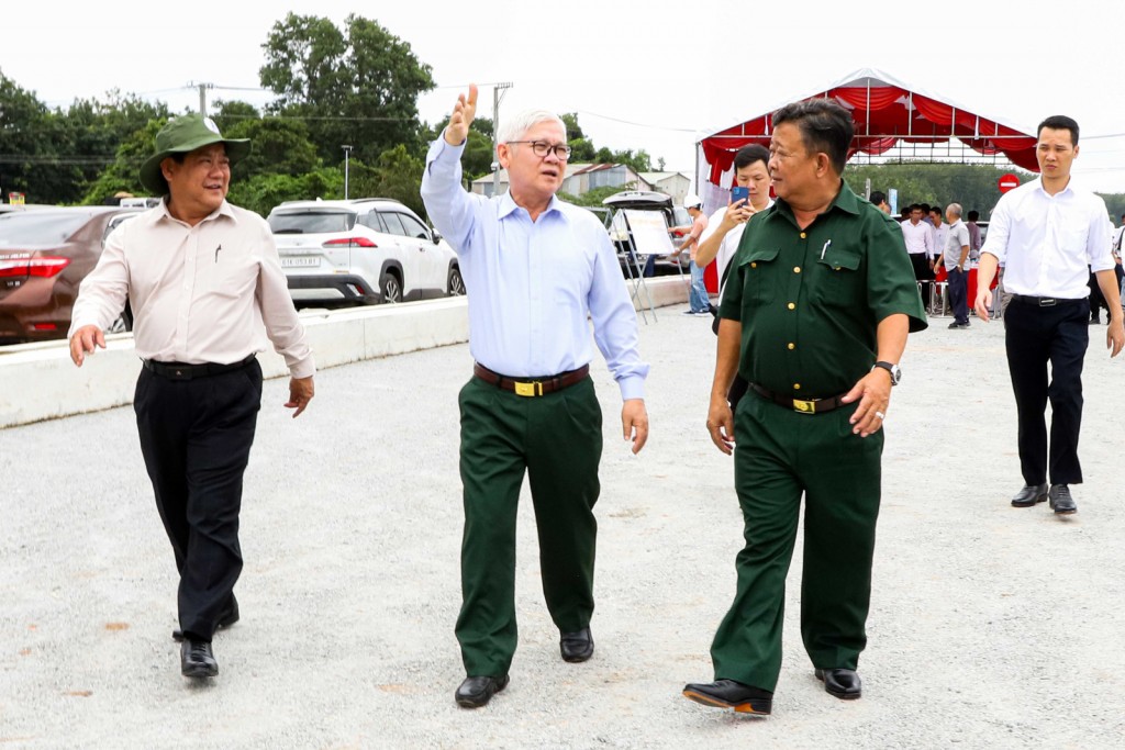 Đoàn công tác Bí thư Tỉnh uỷ Bình Dương khảo sát, kiểm tra tiến độ triển khai các dự án giao thông trọng điểm của tỉnh