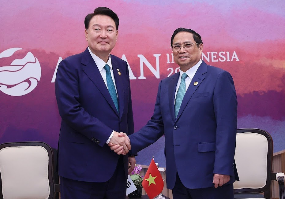 Thủ tướng Phạm Minh Chính hội kiến Tổng thống Hàn Quốc Yoon Suk Yeol - Ảnh: VGP/Nhật Bắc