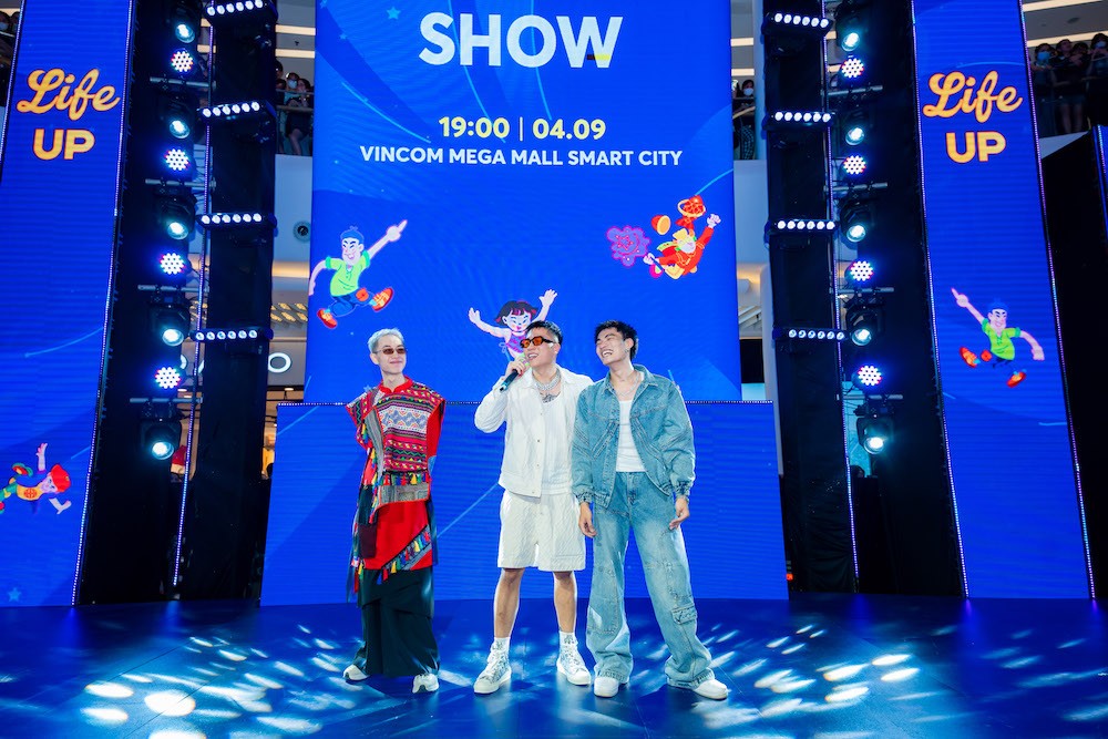 Bộ ba tài năng lọt vào chung kết Rap Việt Mùa 3 đã mang đến một đêm nhạc “LifeUP Show” sôi động bậc nhất tại Vincom Mega Mall Smart City