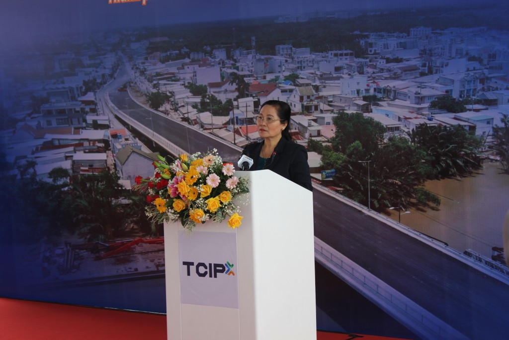 Chủ tịch HĐND TP Hồ Chí Minh Nguyễn Thị Lệ phát biểu chức mừng