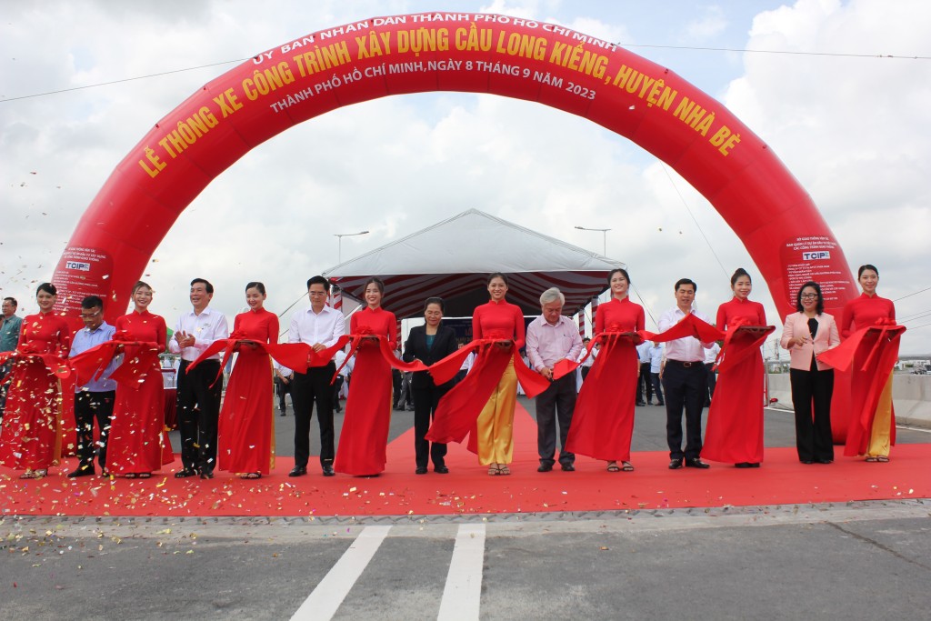 Nghi thức cắt băng khánh thành, thông xe cầu Long Kiểng sáng ngày 8/9