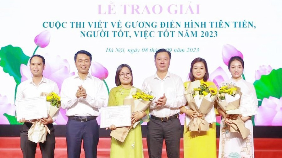 Báo Tuổi trẻ Thủ đô đoạt giải Nhì cuộc thi viết về gương điển hình tiên tiến, người tốt việc tốt