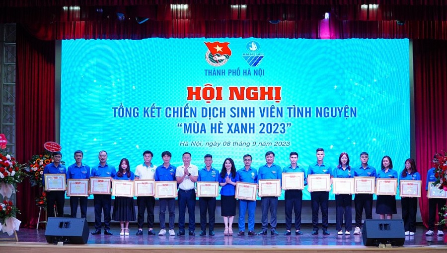 8.749 tình nguyện phủ xanh hè 2023