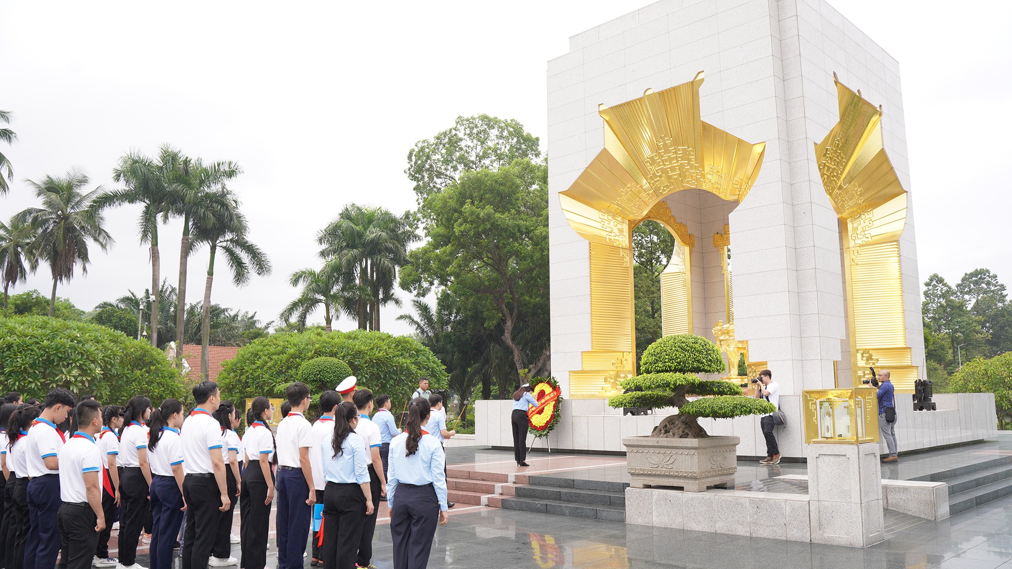 Công trình Đài tưởng niệm các anh hùng, liệt sĩ đã hy sinh vì nền độc lập, tự do của Tổ quốc được quy hoạch tại Đường Bắc Sơn, đối diện Lăng Chủ tịch Hồ Chí Minh, bên cạnh Hoàng thành Thăng Long và Hội trường Ba Đình.