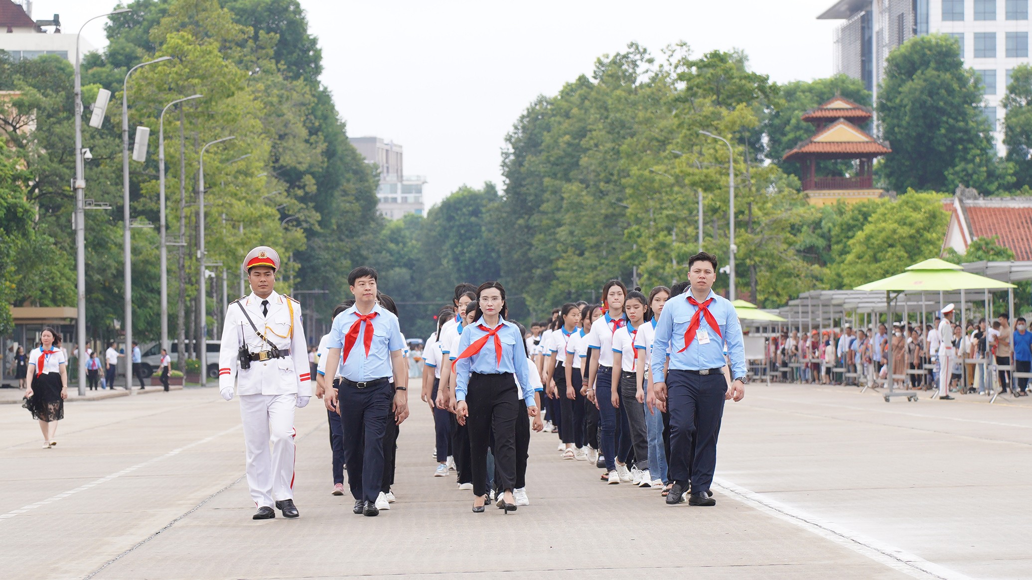 Tham dự lễ viếng Chủ tịch Hồ Chí Minh và dâng hương tại Đài tưởng niệm các anh hùng liệt sĩ Bắc Sơn có: Đồng chí Nguyễn Phạm Duy Trang - Bí thư BCH Trung ương Đoàn, Chủ tịch Hội Đồng đội Trung ương, Trưởng ban Tổ chức; Đồng chí Lê Hải Long - Uỷ viên Ban T