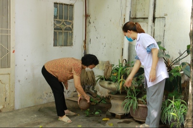 Dịch sốt xuất huyết gia tăng: Chính quyền cần quyết liệt, người dân không chủ quan