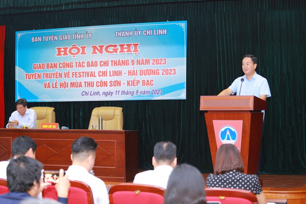 Đồng chí Nguyễn Văn Kiên trả lời các câu hỏi của báo chí về Festival và Lễ hội
