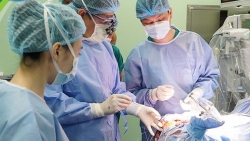 Áp dụng kỹ thuật phẫu thuật đặc biệt cho 2 trẻ động kinh kháng thuốc