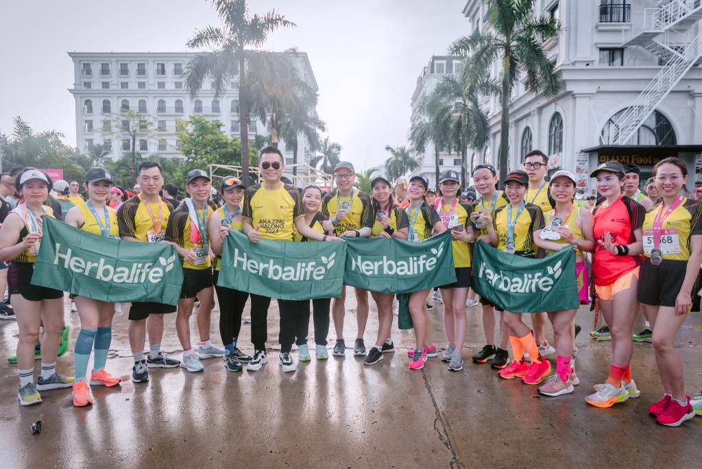 Giải chạy VnEpxress Marathon Amazing Hạ Long 2023 thu hút hơn 11.000 vận động viên