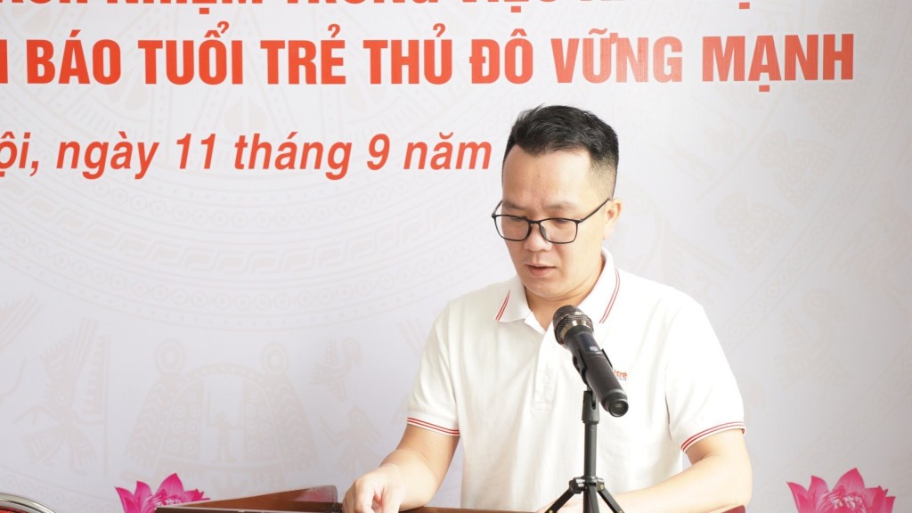 Đảng viên Trần Thị Hậu, Trưởng văn phòng đại diện Đông Nam Bộ phát biểu tham luận