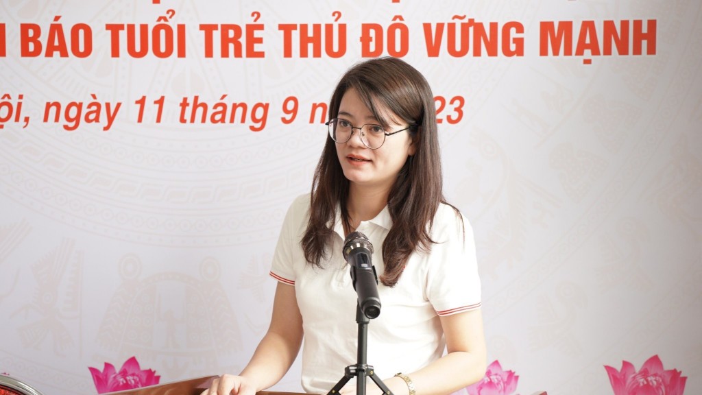 Đảng viên Ngô Khúc Quang Anh, Phó ban VH-XH phát biểu tham luận