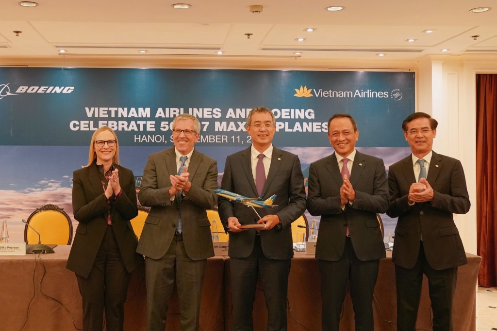 Hãng Boeing bán 50 máy bay 737 Max cho Vietnam Airlines