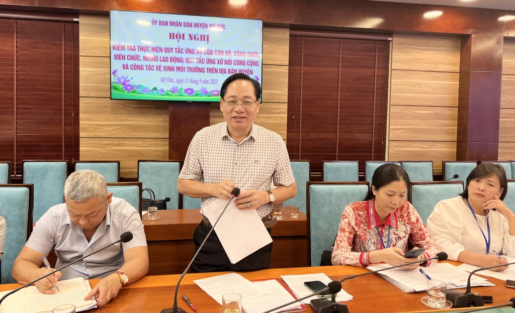 Đồng chí Đinh Mạnh Hùng - Phó Giám đốc Sở Nội vụ Hà Nội phát biểu tại Hội nghị