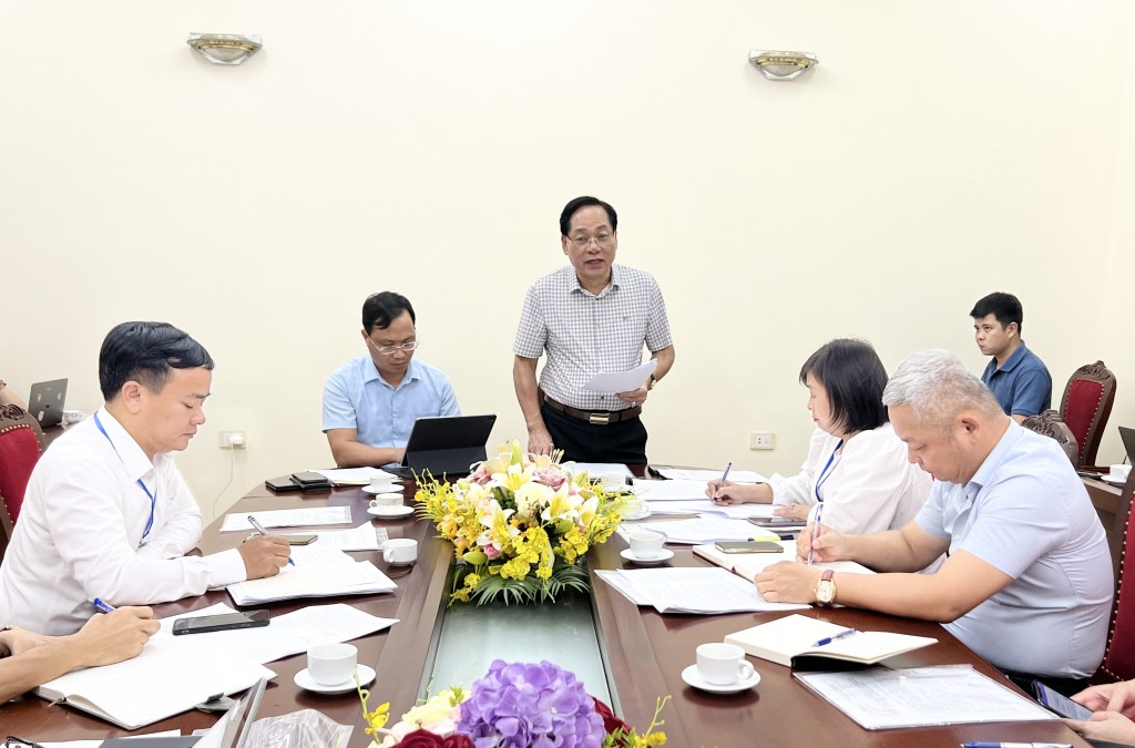 Đồng chí chí Đinh Mạnh Hùng - Phó Giám đốc Sở Nội vụ Hà Nội phát biểu kết luận buổi kiểm tra