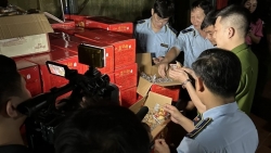 Hà Nội: Tạm giữ lượng lớn bánh Trung thu có dấu hiệu nhập lậu