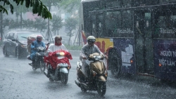 Thủ đô Hà Nội có mưa rào và dông, cục bộ có mưa to