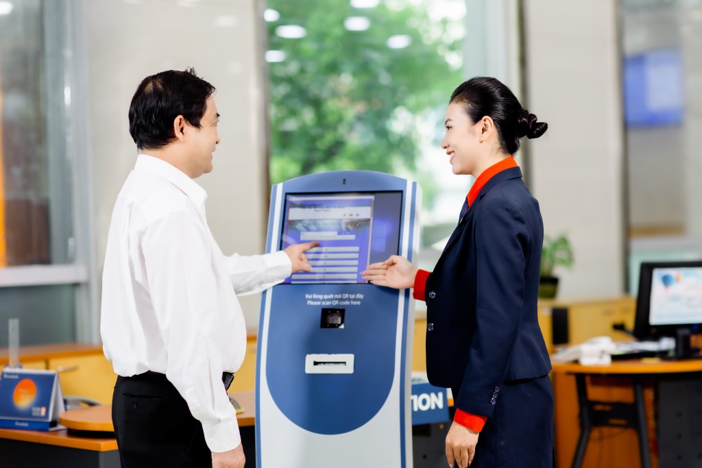 Sacombank đẩy mạnh phát triển ngân hàng số, góp phần đa dạng hóa nguồn thu phi tín dụng