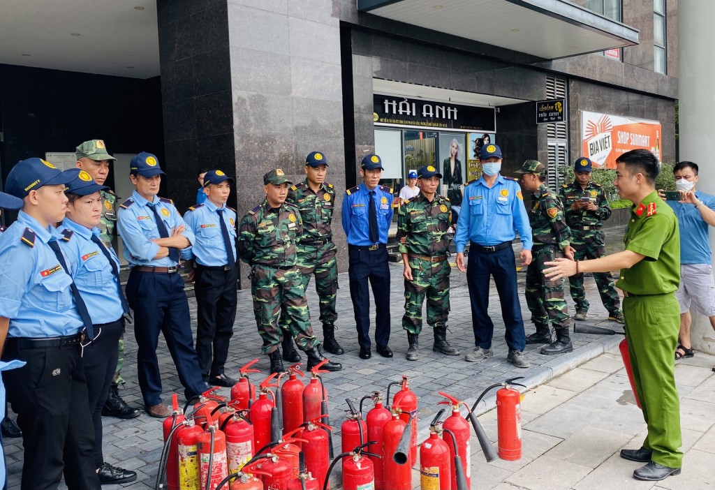 Lực lượng bảo vệ được tập huấn phòng cháy chữa cháy