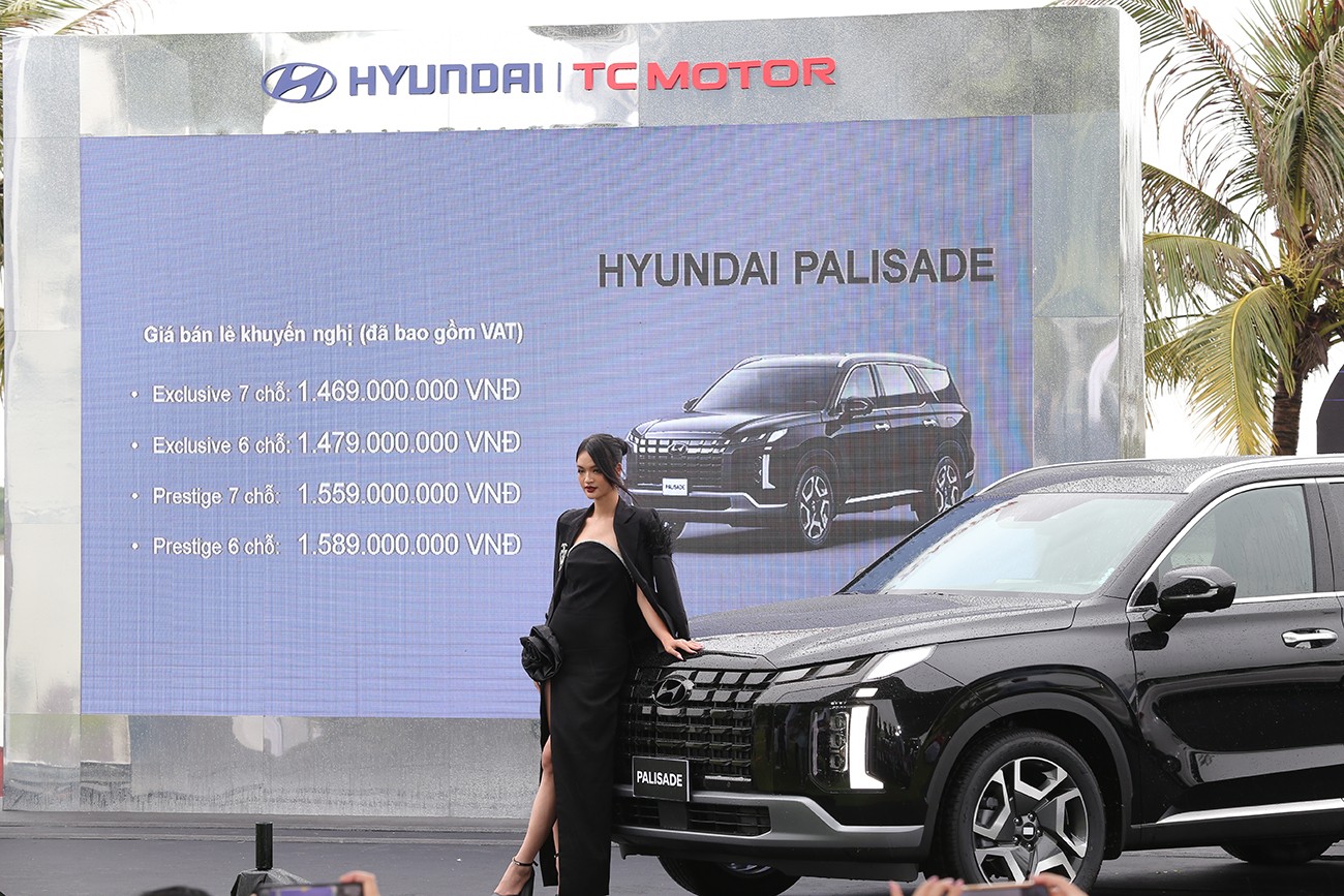 Hyundai ra mắt 2 dòng xe Palisade và Custin với giá siêu hấp dẫn
