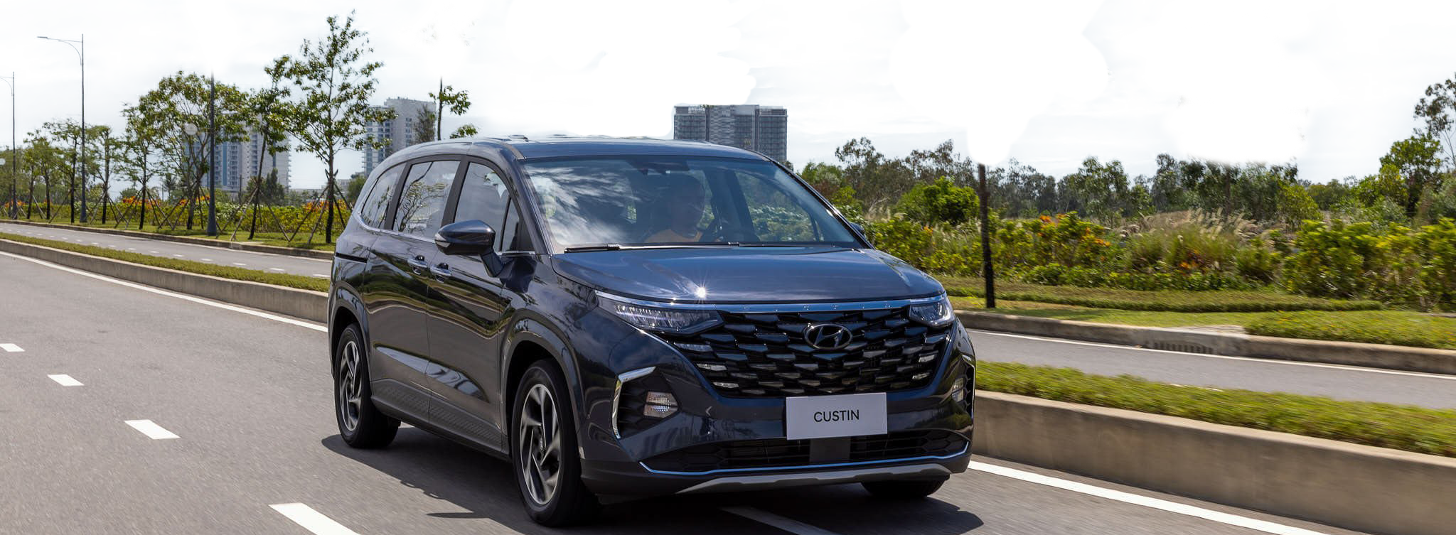 Hyundai ra mắt 2 dòng xe Palisade và Custin với giá siêu hấp dẫn