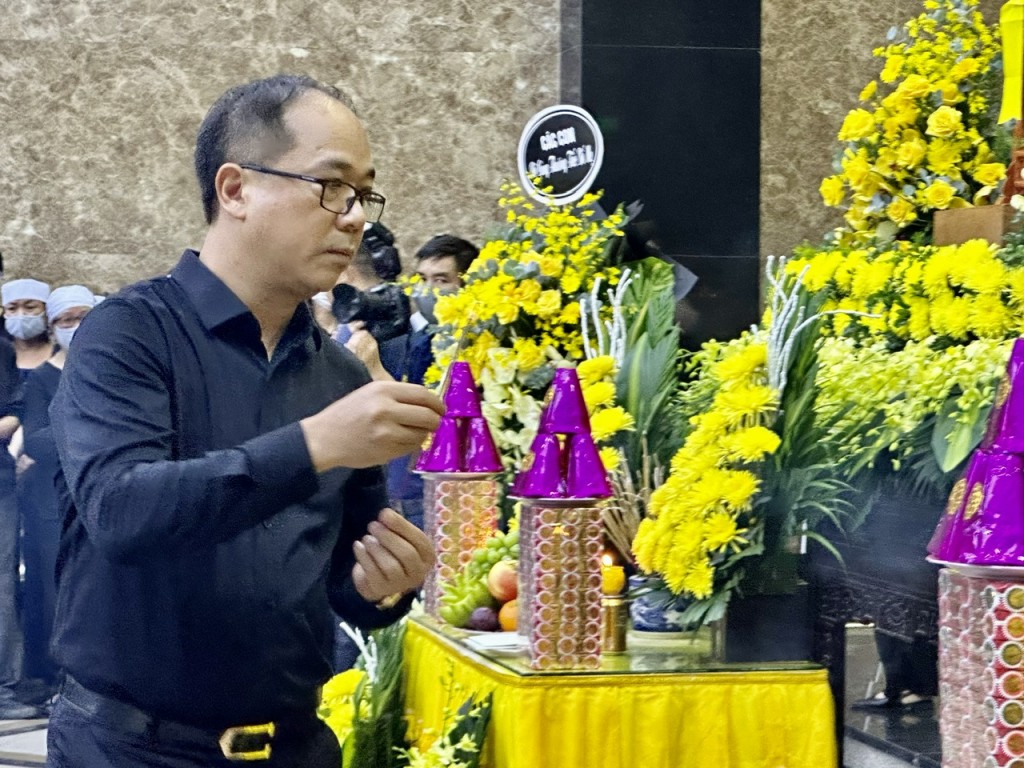 Trưởng Ban Nội chính Thành uỷ Hà Nội chia sẻ với thân nhân người đã khuất vụ cháy chung cư mini