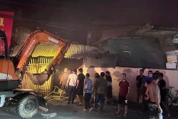 Quảng Ninh: Kịp thời dập tắt đám cháy ở chợ ở Cẩm Phả