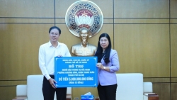 Tiếp nhận 5 tỷ đồng từ Đảng bộ, chính quyền và Nhân dân TP Hồ Chí Minh ủng hộ nạn nhân vụ cháy