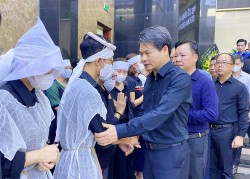 Trưởng Ban Nội chính Thành uỷ Hà Nội chia sẻ với thân nhân người đã khuất vụ cháy chung cư mini