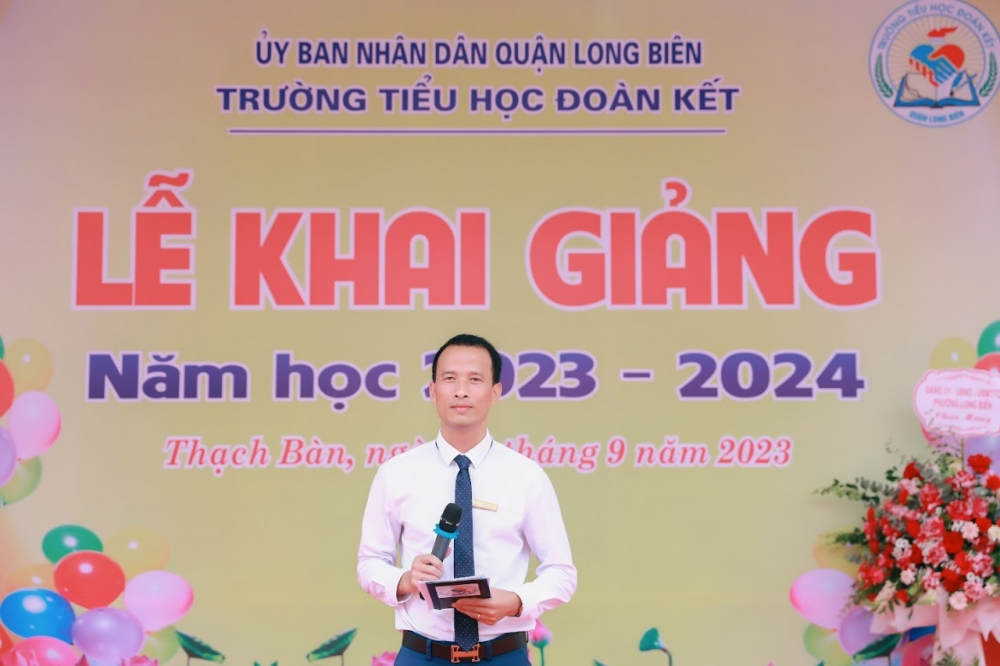 Thầy giáo trẻ viết cẩm nang thoát hiểm khi hỏa hoạn cho học sinh