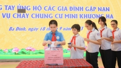 Trường THCS Phan Chu Trinh gửi gần 200 triệu đồng sẻ chia cùng nạn nhân vụ cháy