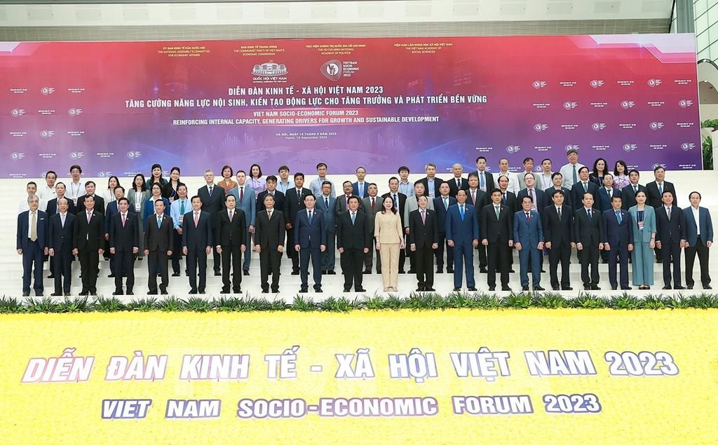 Khai mạc Diễn đàn Kinh tế - Xã hội Việt Nam năm 2023