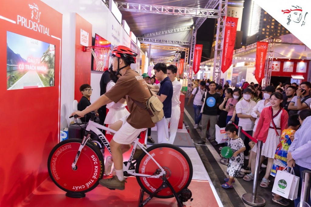 Trò chơi đạp xe có tên gọi “Đồng hành cùng Prudential trên hành trình phát triển bền vững”.