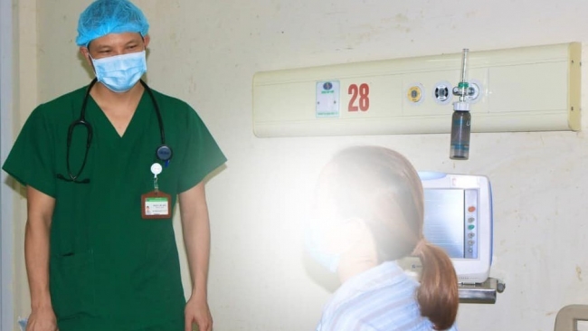 Bệnh nhân mắc sốt xuất huyết thể nặng, men gan tăng 400 lần