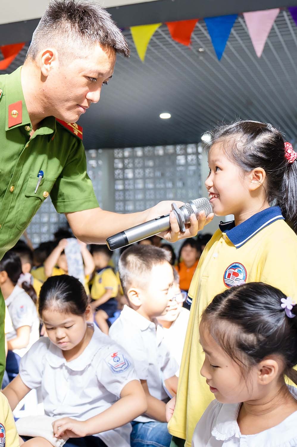 Gần 400 giáo viên, học sinh trường Tiểu học Trung Phụng giả định ứng phó với "bà hỏa"