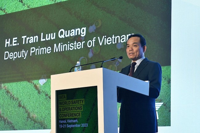 Tăng cường kết nối, chia sẻ kinh nghiệm về bảo đảm an toàn, an ninh hàng không