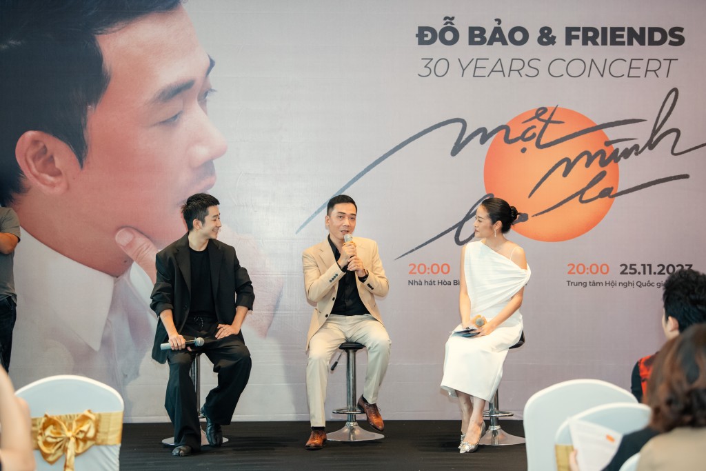 Từ trái qua: nhạc sĩ Đỗ Bảo và MC Phí Linh