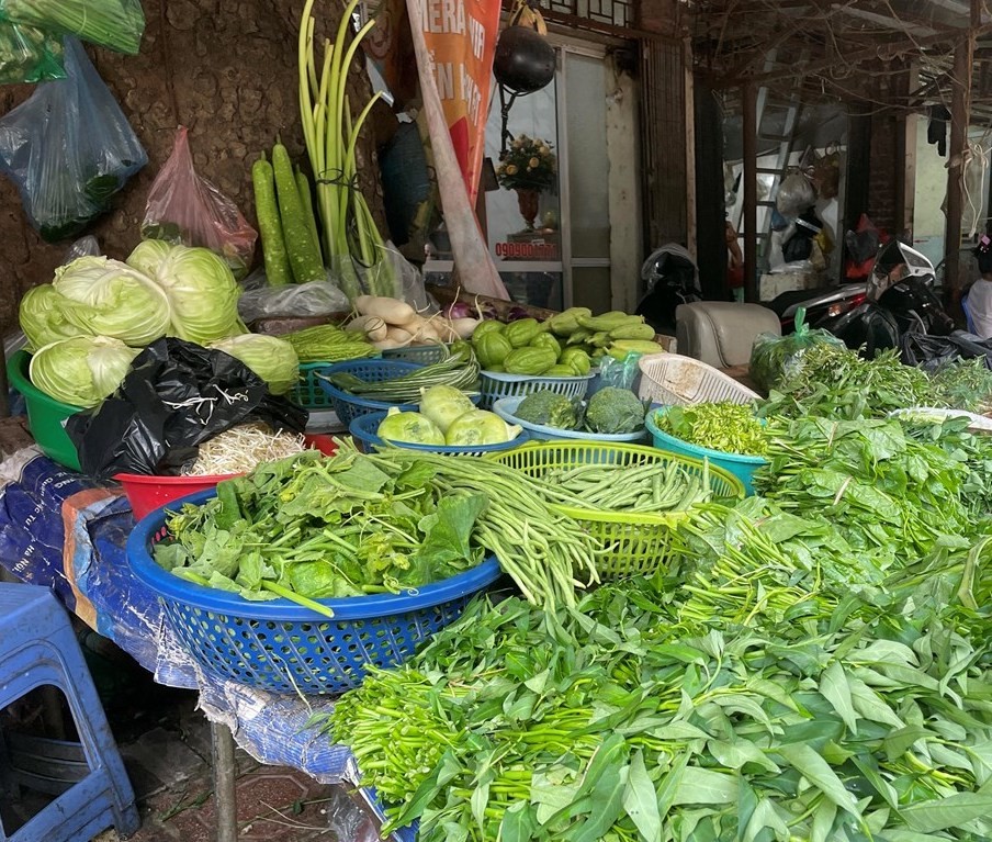 Với sự phát triển của ngành hóa chất, các chất có nguồn gốc hóa học đã được sử dụng để bảo quản rau quả. Nhờ đó, nhiều loại rau quả có quanh năm.