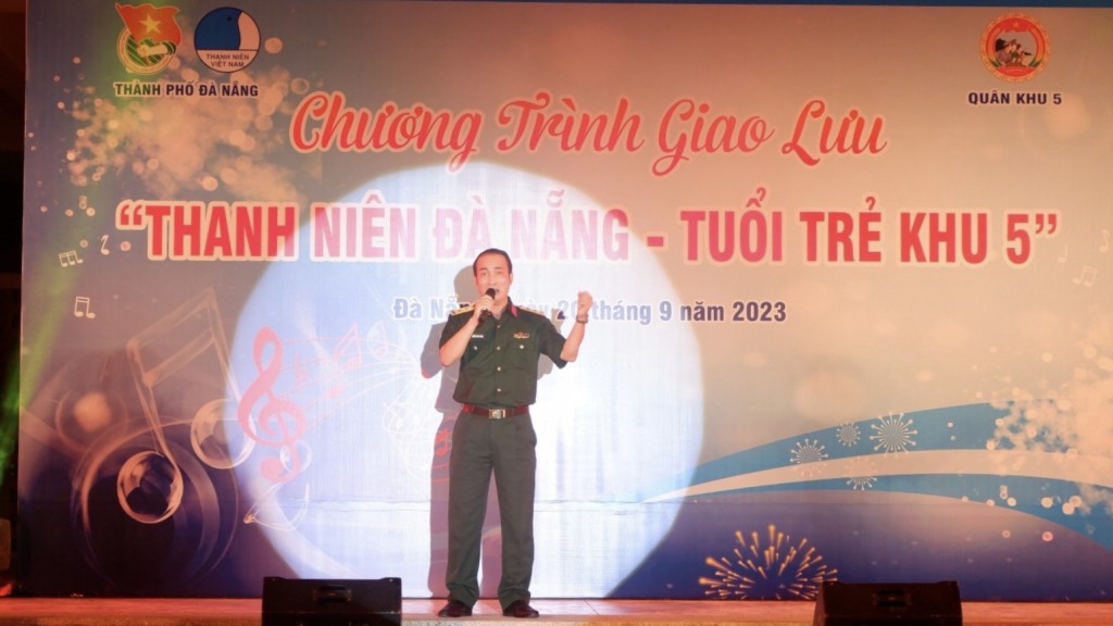 Giao lưu văn nghệ giữa tuổi trẻ Đà Nẵng và tuổi trẻ Quân khu 5